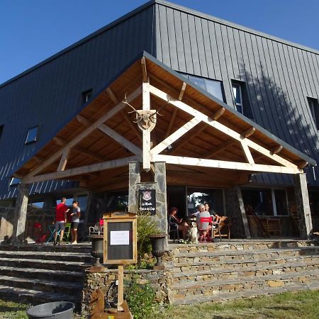 Montlo Relais Des Cerfs Hotel Cubieres Exterior photo